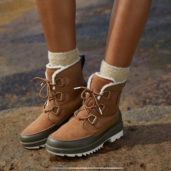 sorel winter boots - Picture 2 of 5